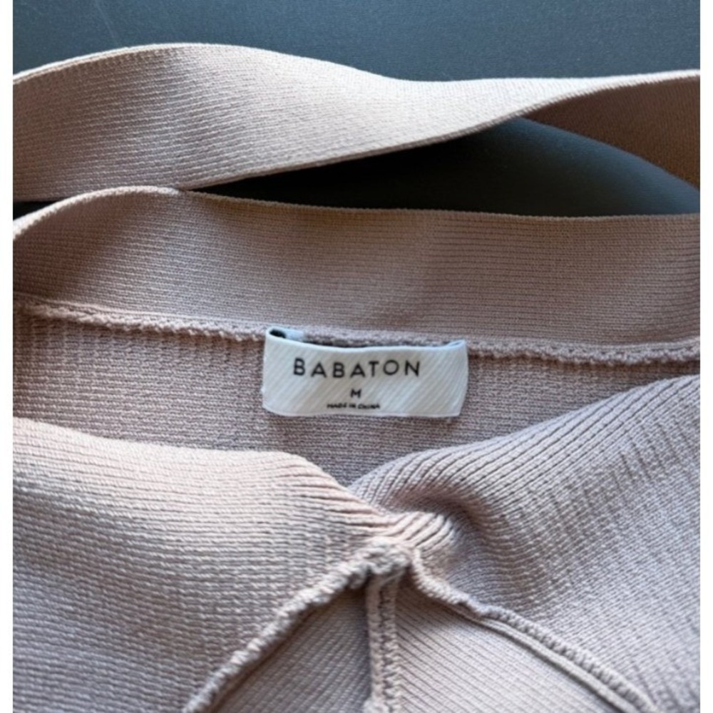 Aritzia Babaton Ribbed Halter Top M Latte Beige Quiet Luxury Y2K Cropped Knit - Picture 2 of 8